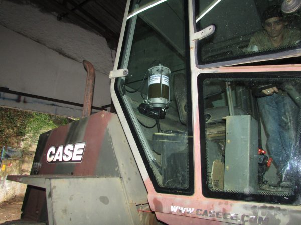 Sistema de Lubrificação Progressivo Embarcado em Pá Carregadeira